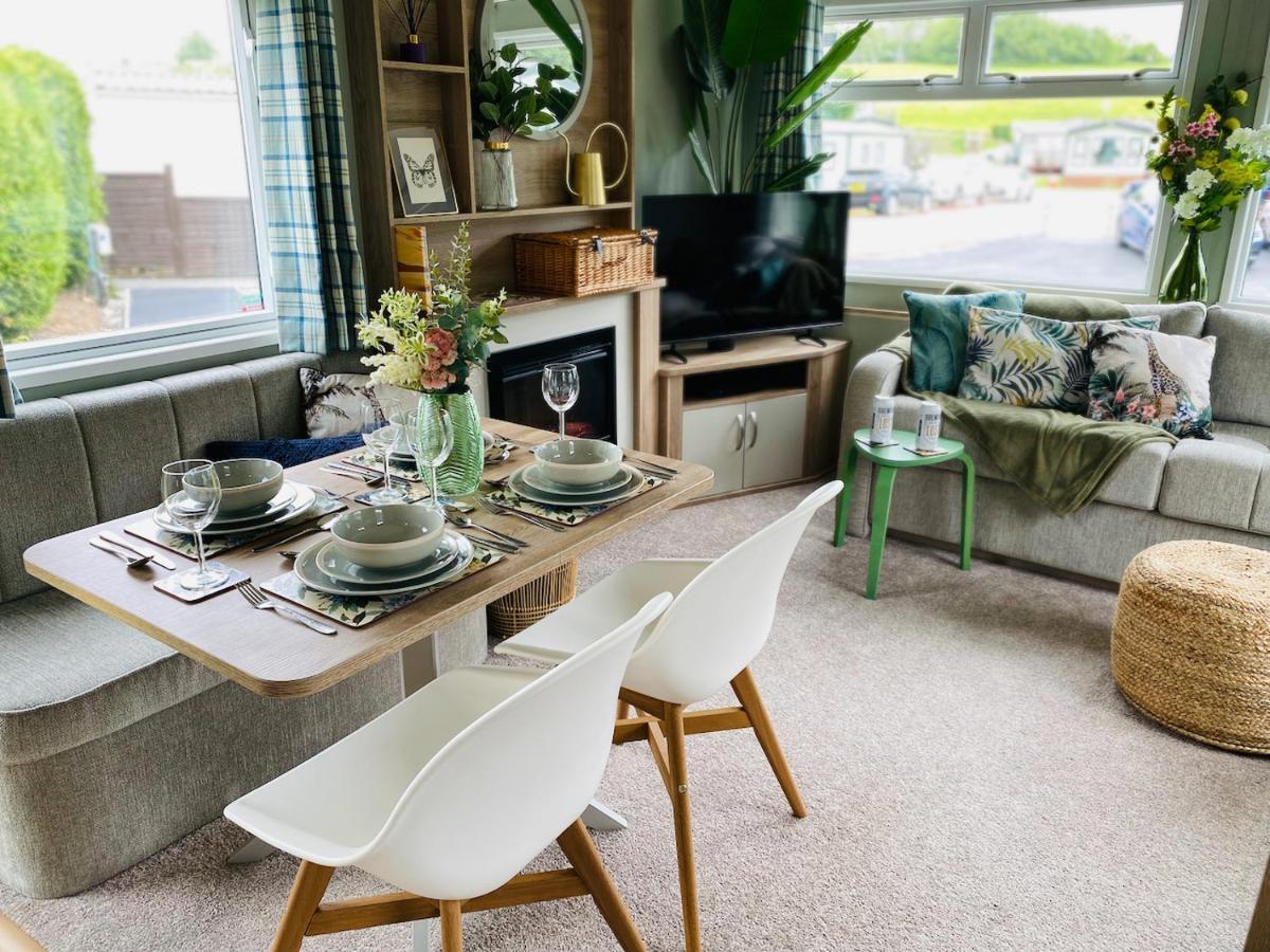 The Sanctuary Holiday Home - Escape The Ordinary Knaresborough Kültér fotó