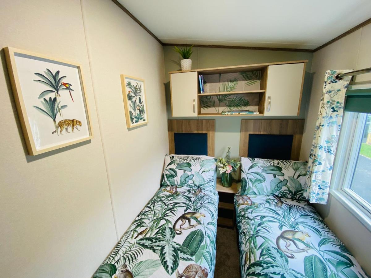 The Sanctuary Holiday Home - Escape The Ordinary Knaresborough Kültér fotó